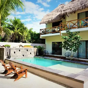 4* Hotel La Puerta Azul Beachfront - Adults Only